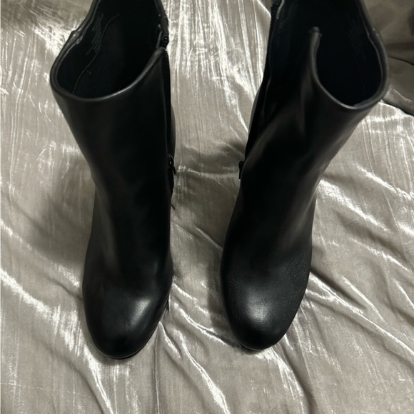 Never worn man-made black leather half calf boots block heel mix number six - Picture 2 of 5